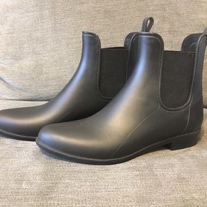 Merona brand black rain booties size 8